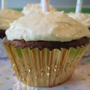 carrot-cupcakes-with-cream-cheese-icing.jpg