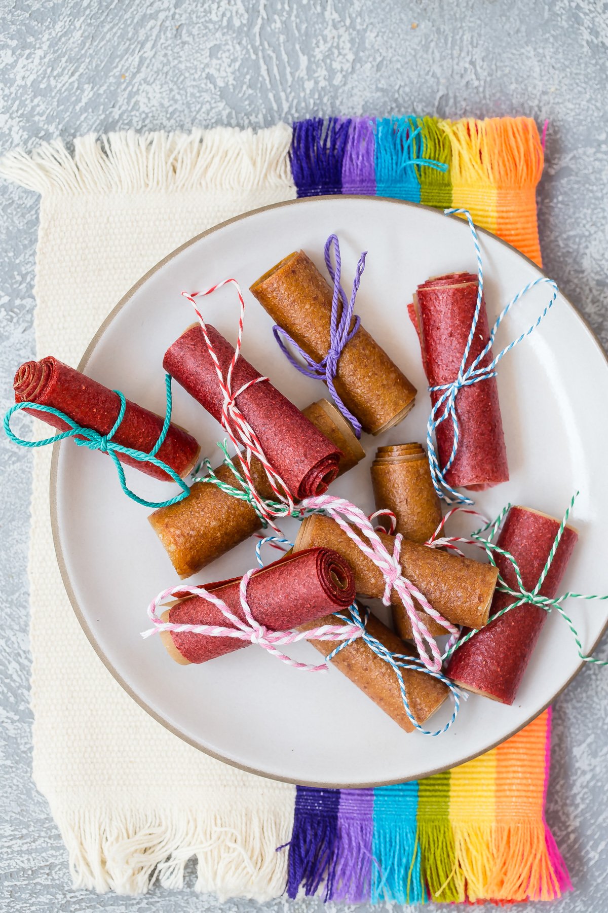 Homemade Strawberry Fruit Leather Roll-Ups (Dehydrator Recipe