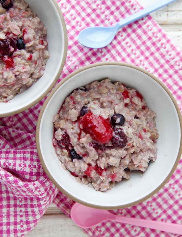 Berry Delicious Oatmeal video from weelicious.com