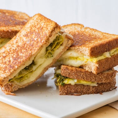 https://weelicious.com/wp-content/uploads/2011/03/Egg-Pesto-Melt-2-1-378x378.jpg