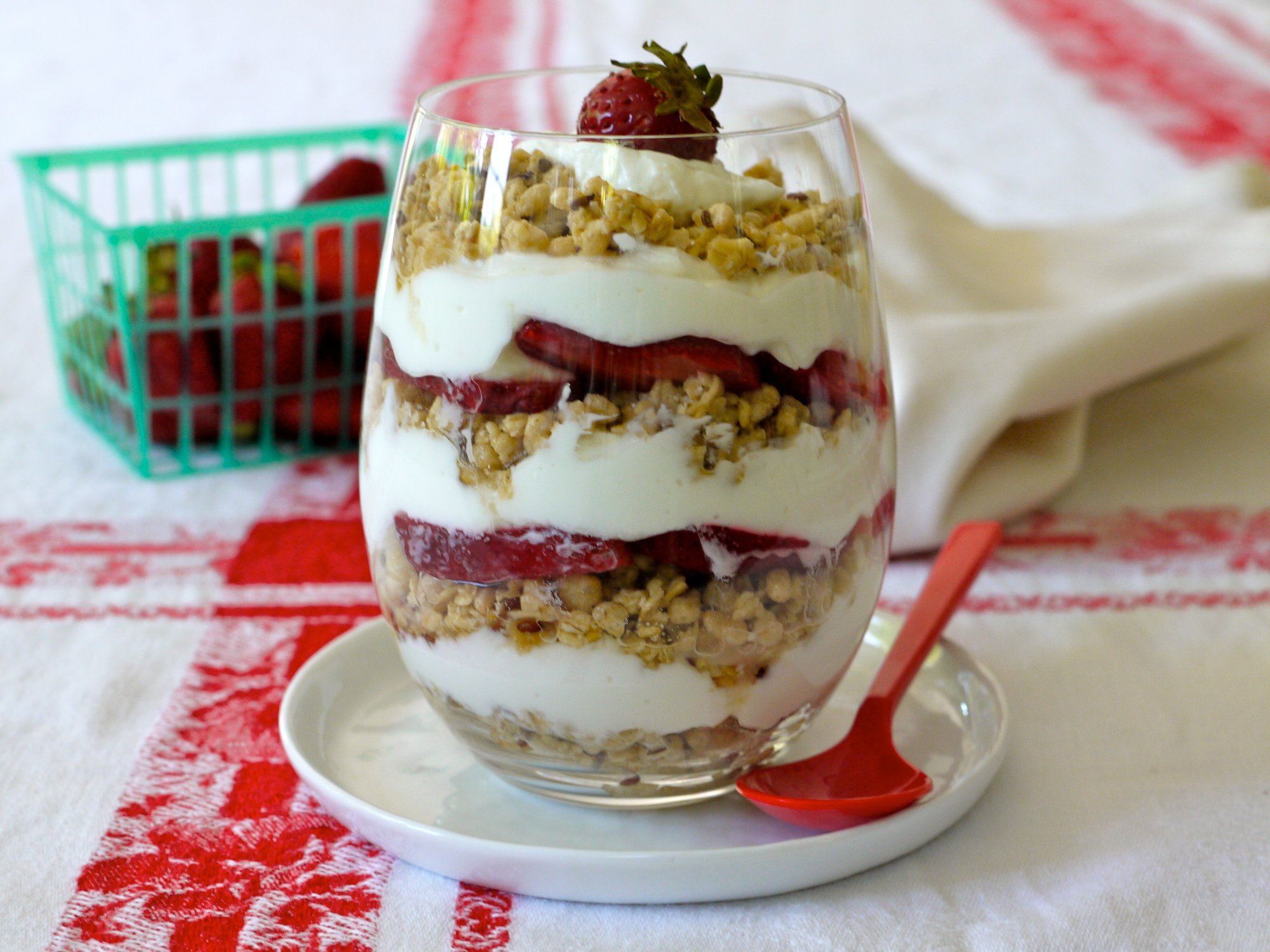 Mason Jar Parfaits - Weelicious