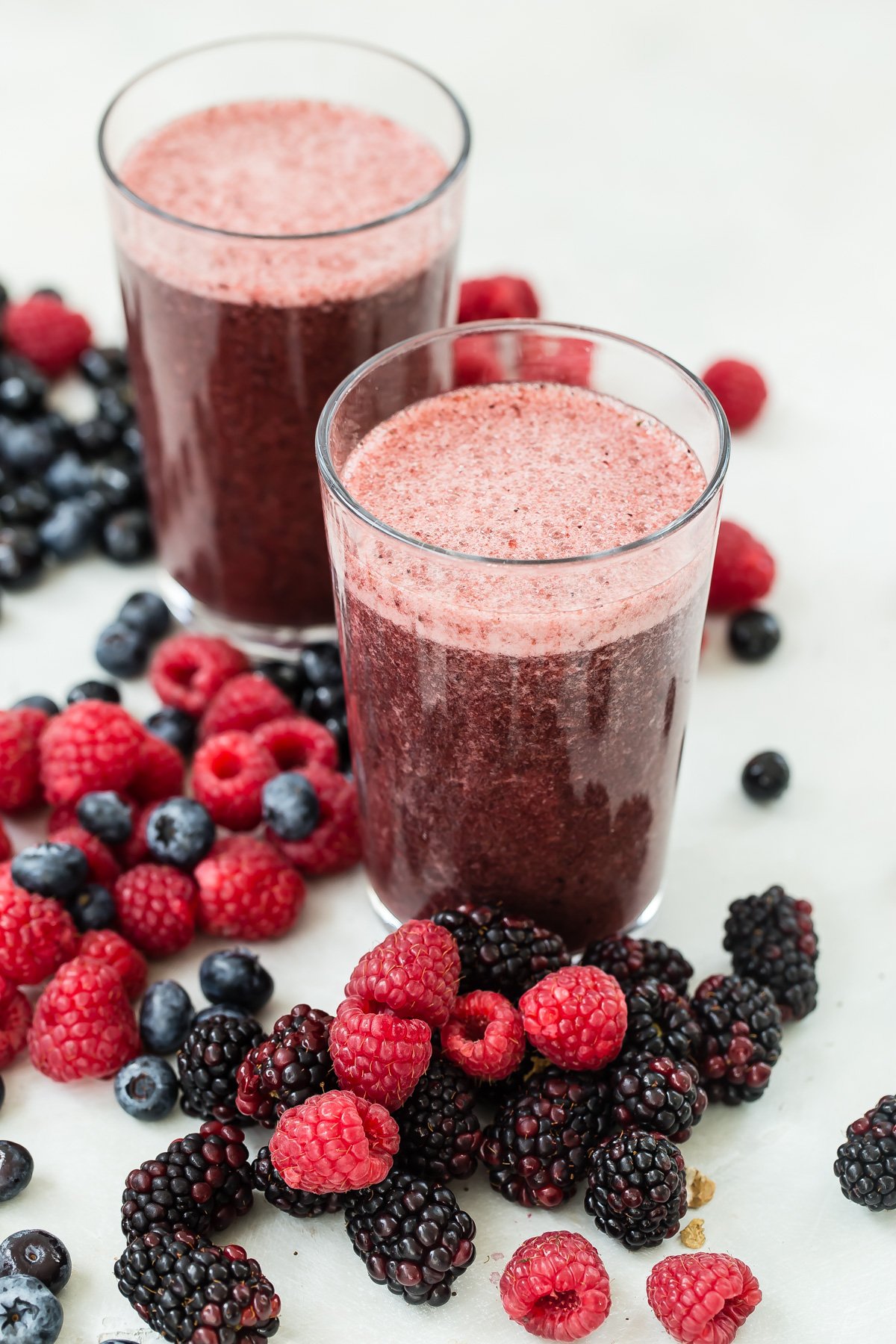 https://weelicious.com/wp-content/uploads/2013/01/Berry-Green-Smoothie-1-1.jpg