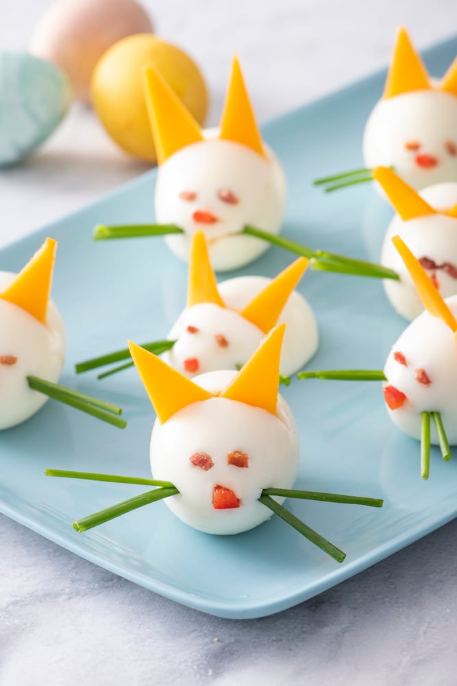 https://weelicious.com/wp-content/uploads/2014/04/Egg-and-Bacon-Bunnies-1-1.jpg