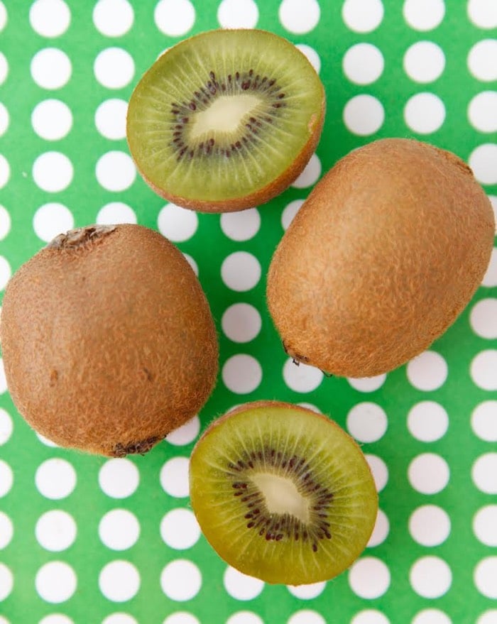 How to Peel and Cut a Kiwi, Cooking School