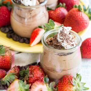 Eggless chocolate mousse in individual servings.