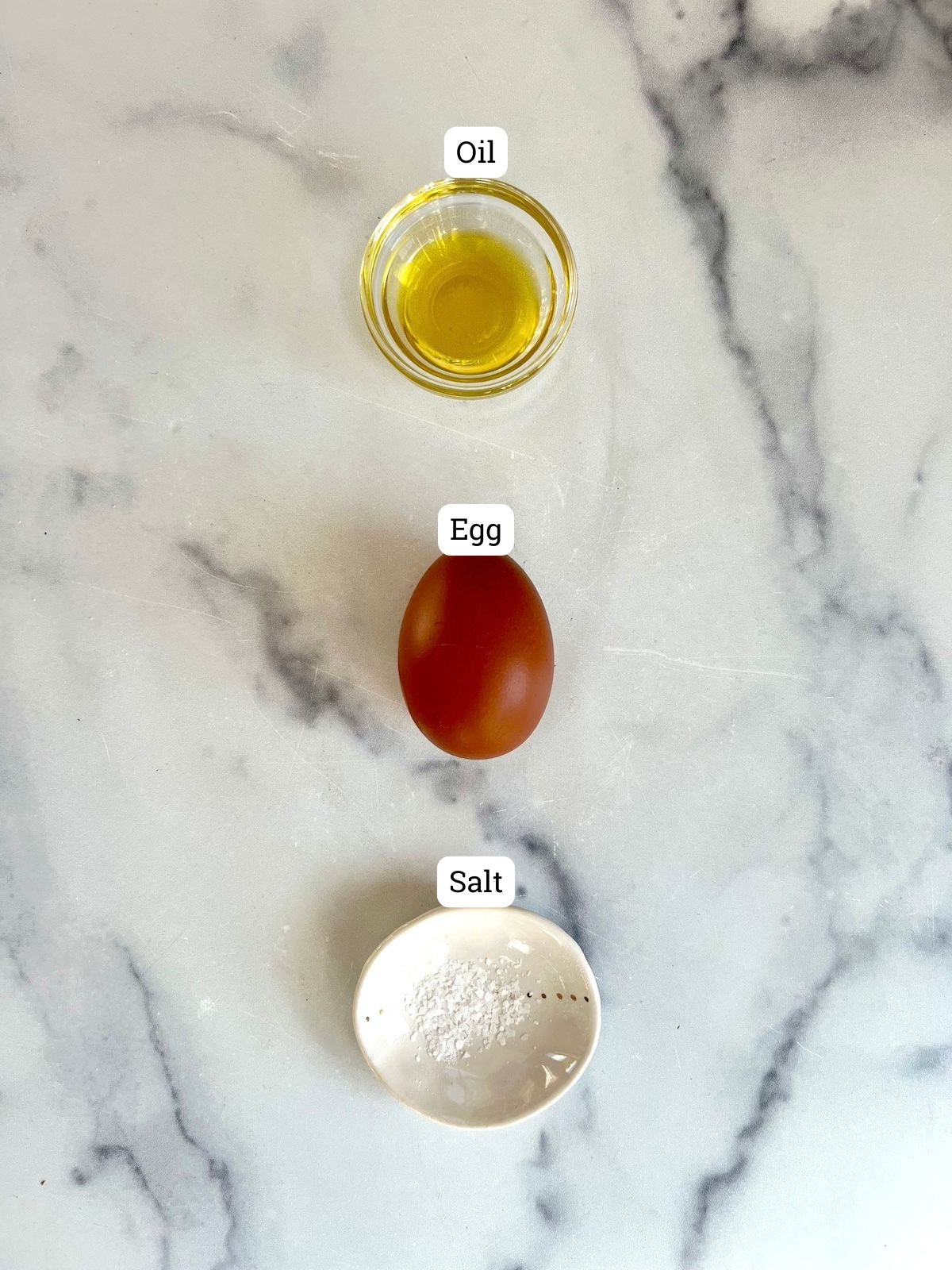 Ingredients for frying and egg.