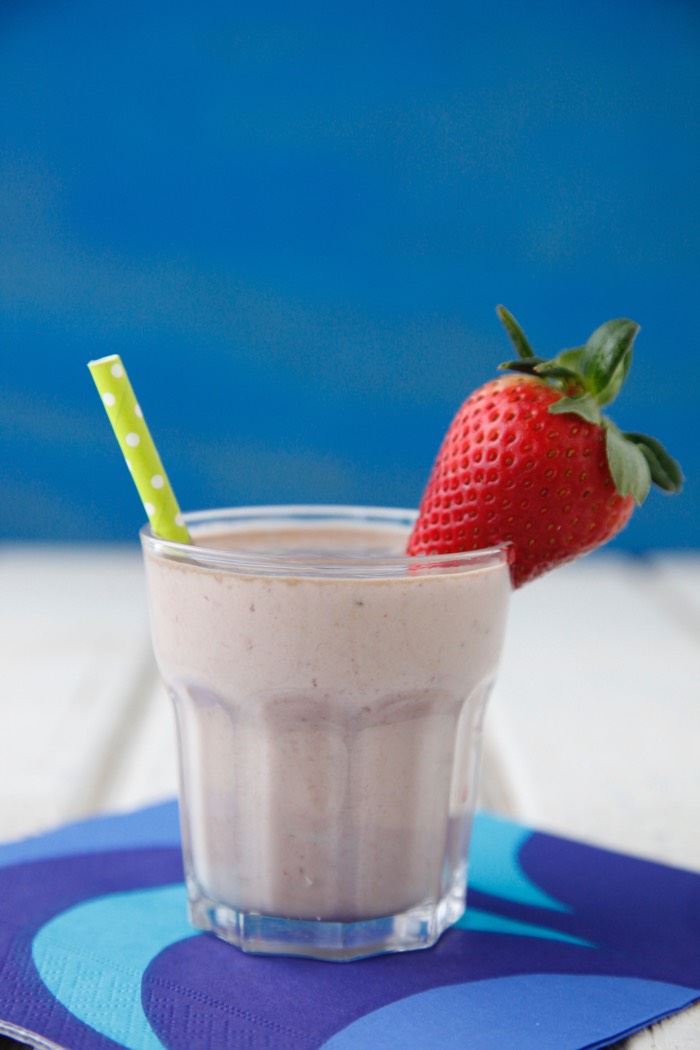 Strawberry Sunflower Smoothie from weelicious.com