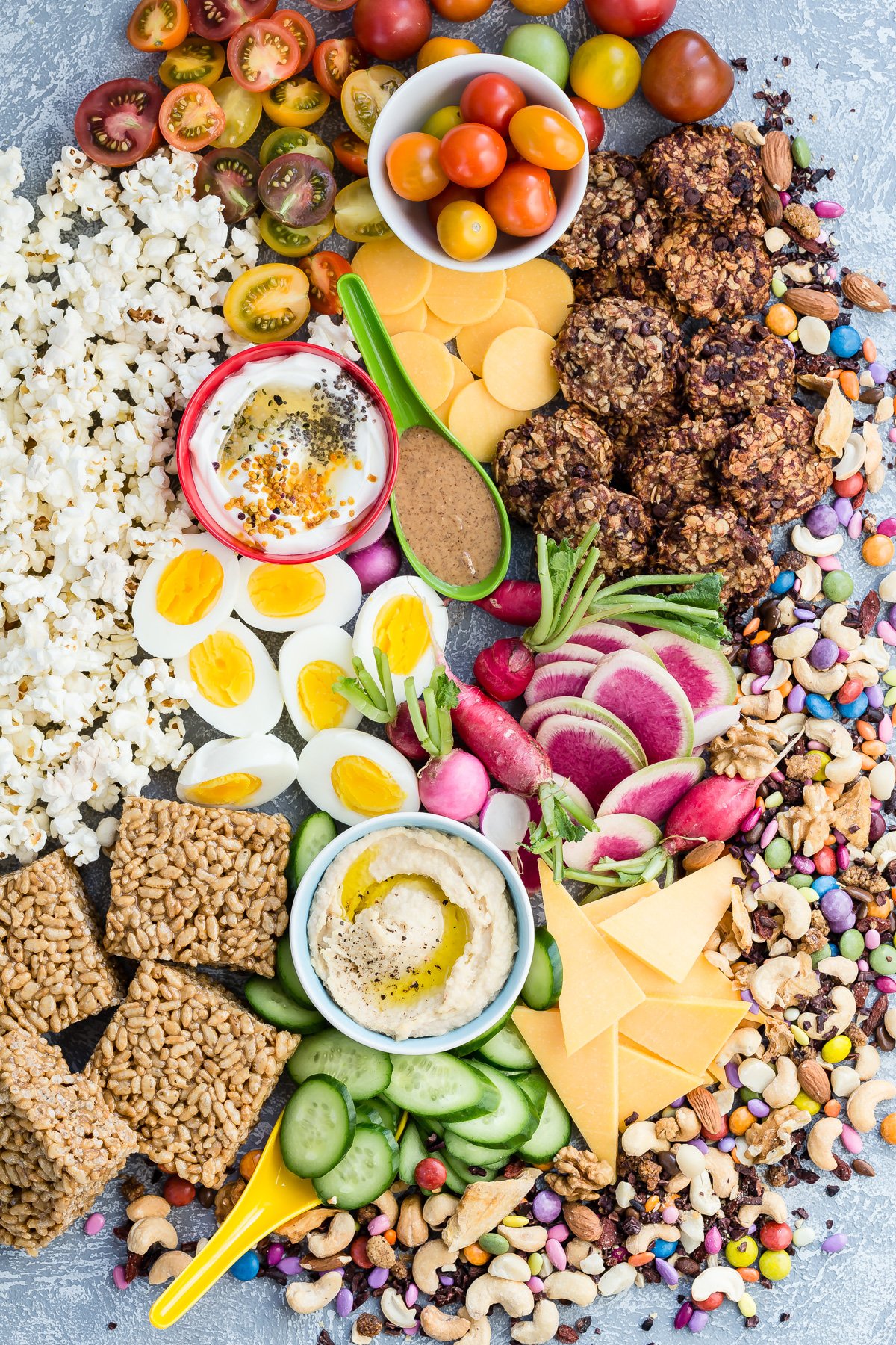 https://weelicious.com/wp-content/uploads/2017/11/Healthy-Snack-Platter-3-1.jpg