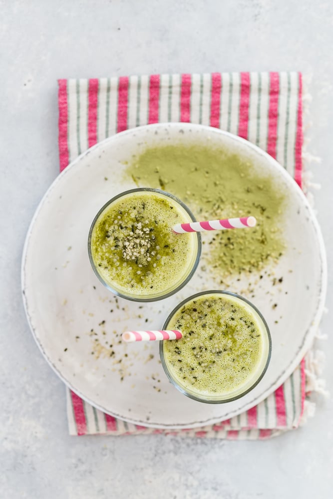 https://weelicious.com/wp-content/uploads/2018/06/Matcha-Vanilla-Date-Smoothie-2-1.jpg