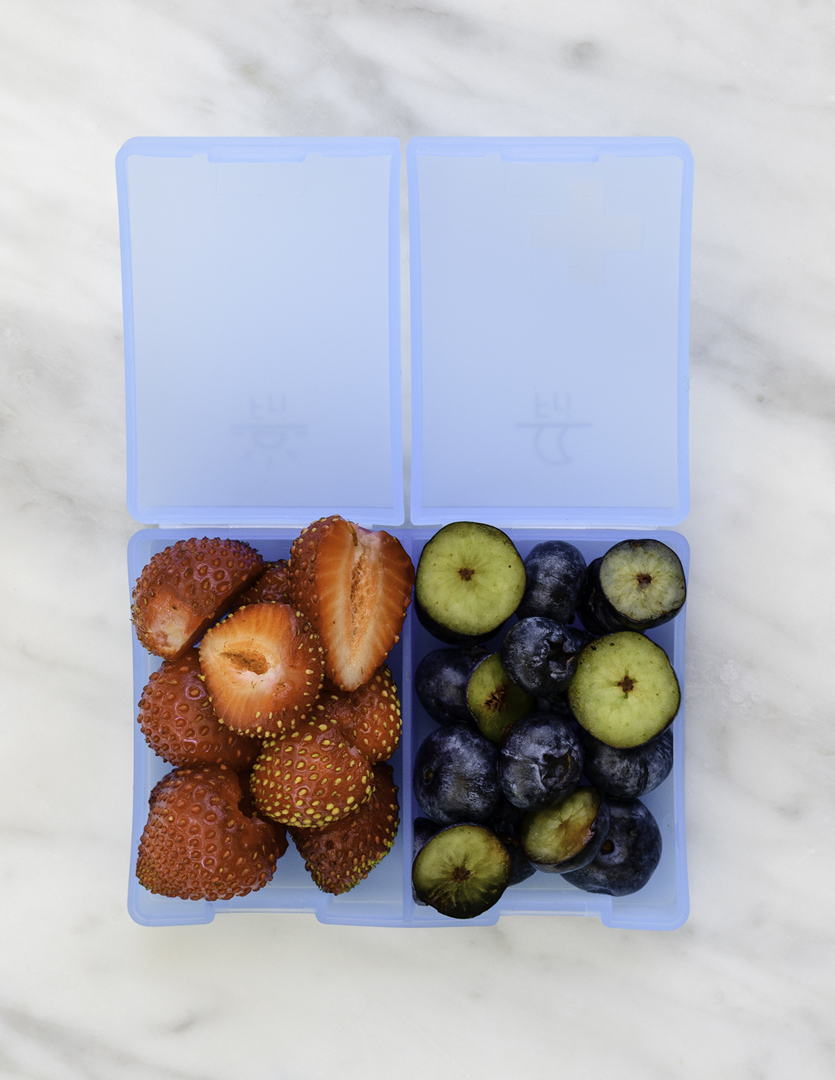 12 Essential Lunch Box Fruits from Weelicious.com