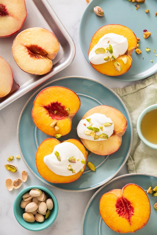 https://weelicious.com/wp-content/uploads/2020/07/Baked-Nectarines-with-Honey-Yogurt-Sauce-2.jpg