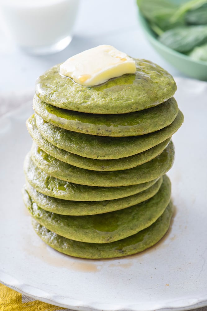 https://weelicious.com/wp-content/uploads/2021/03/Green-Vegan-Pancakes-3-1.jpg