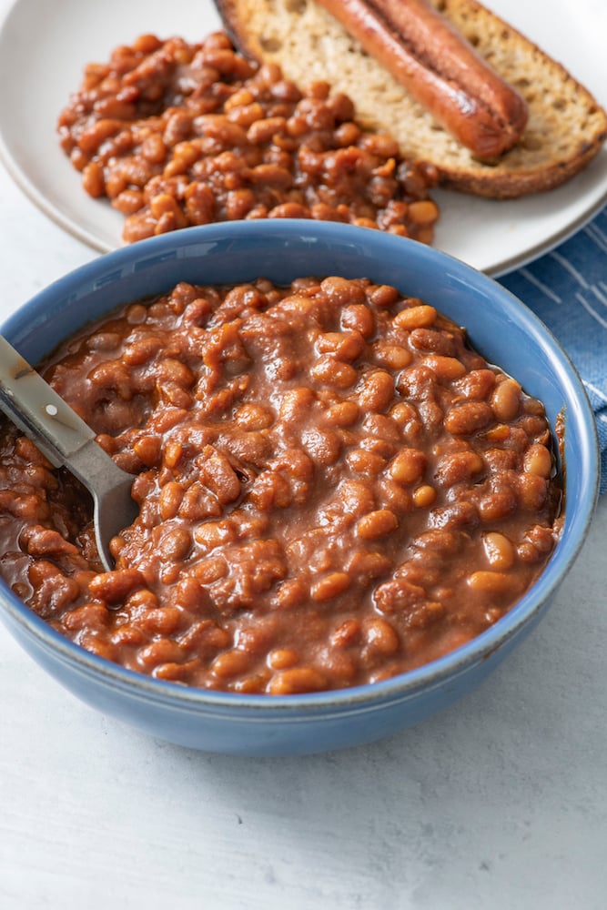 https://weelicious.com/wp-content/uploads/2022/01/Baked-Beans-in-the-Crockpot-1-1.jpg