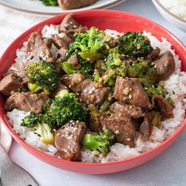 https://weelicious.com/wp-content/uploads/2022/02/Beef-and-Broccoli-Stir-Fry-4-1-378x378.jpg