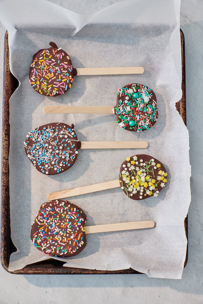 Chocolate Covered Apple Lollipops from Weelicious.com