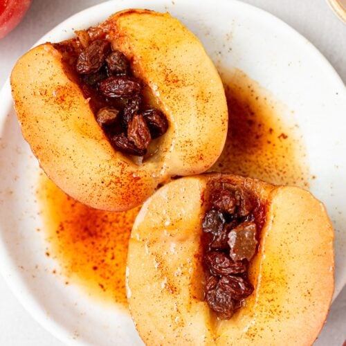 Baked Apples with Cinnamon and Raisins - Weelicious